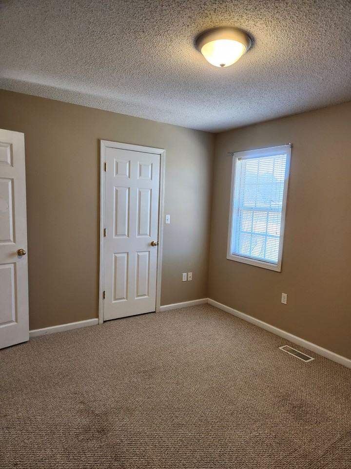 Veranda - Photo 7 of 13