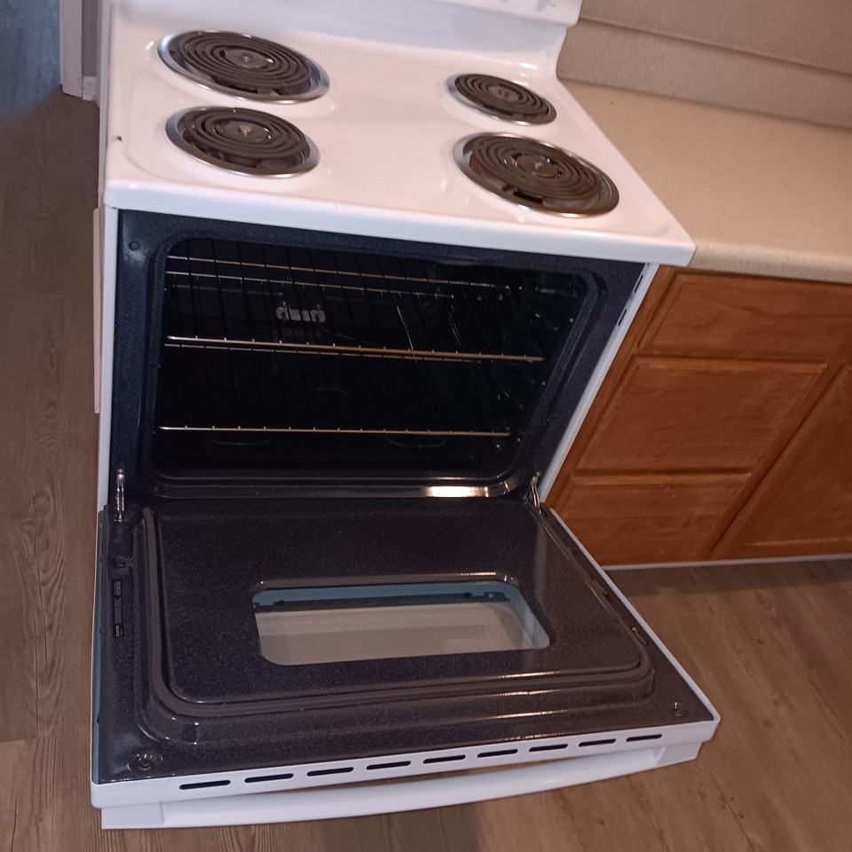 THE OAKS AT PINE VALLEY APARTMENTS - Photo 3 of 43