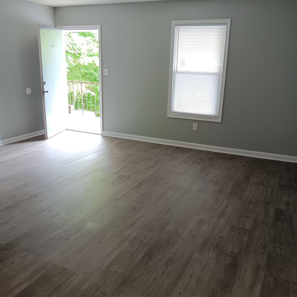 THE OAKS AT PINE VALLEY APARTMENTS - Photo 7 of 43