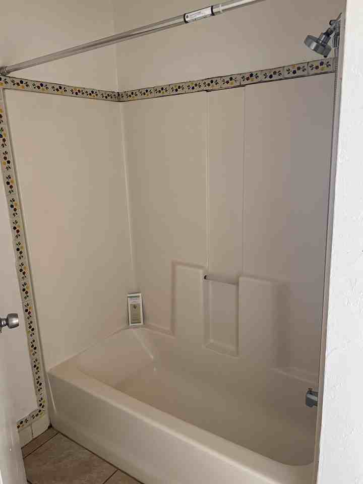 1553 // 204 East Palmdale Street - Photo 5 of 10