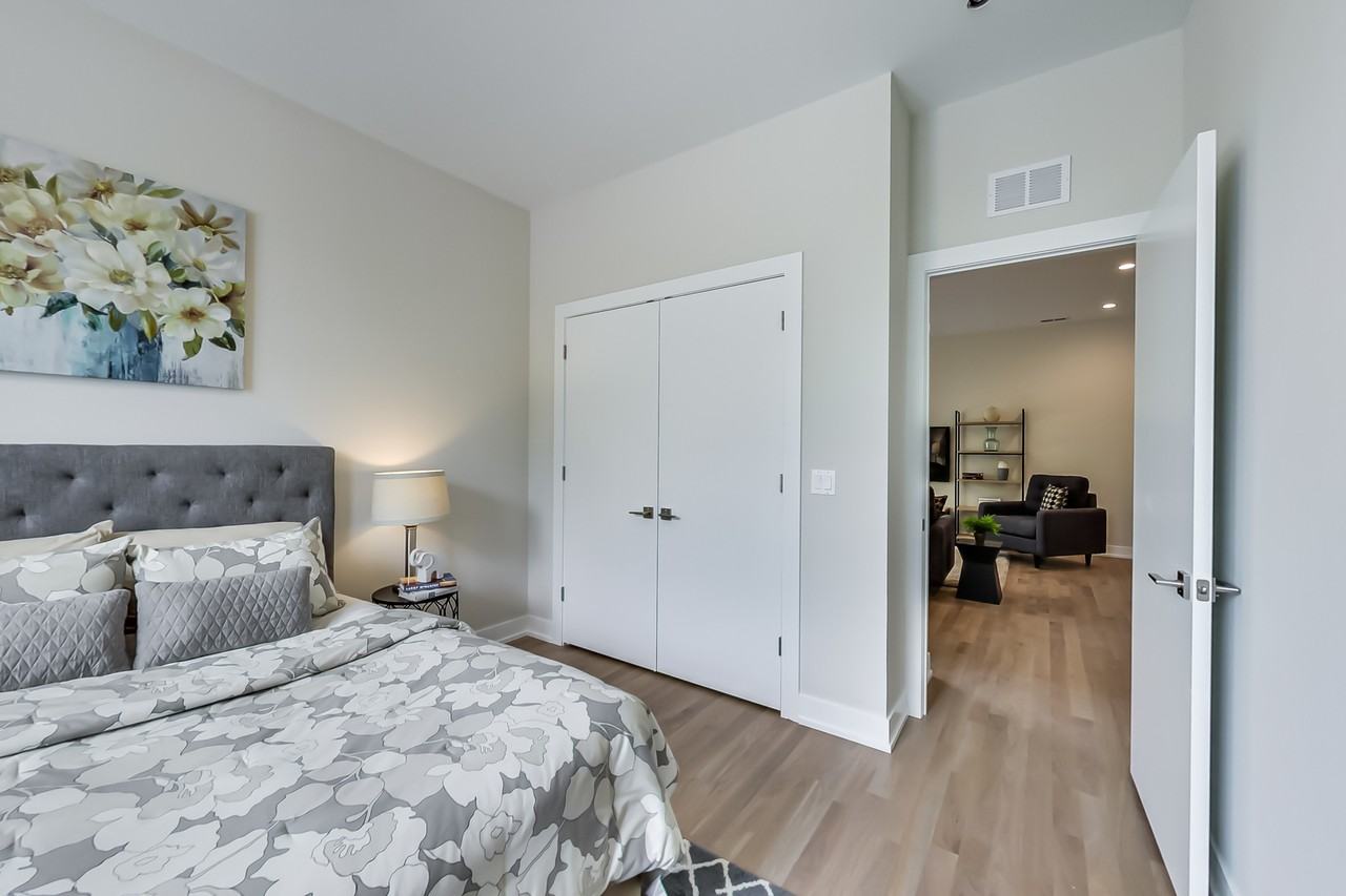 3204 North Clifton Avenue - Photo 3 of 6