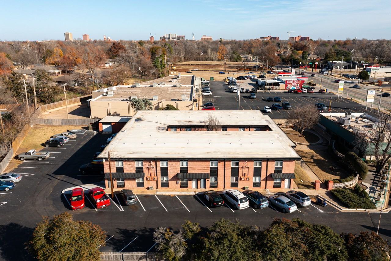 1325 West Lindsey Street - Photo 2 of 26