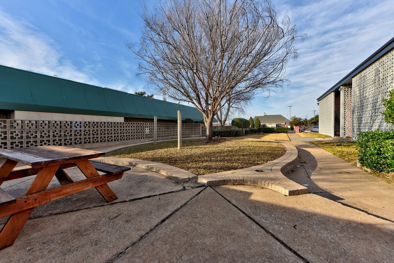 1325 West Lindsey Street - Photo 6 of 26