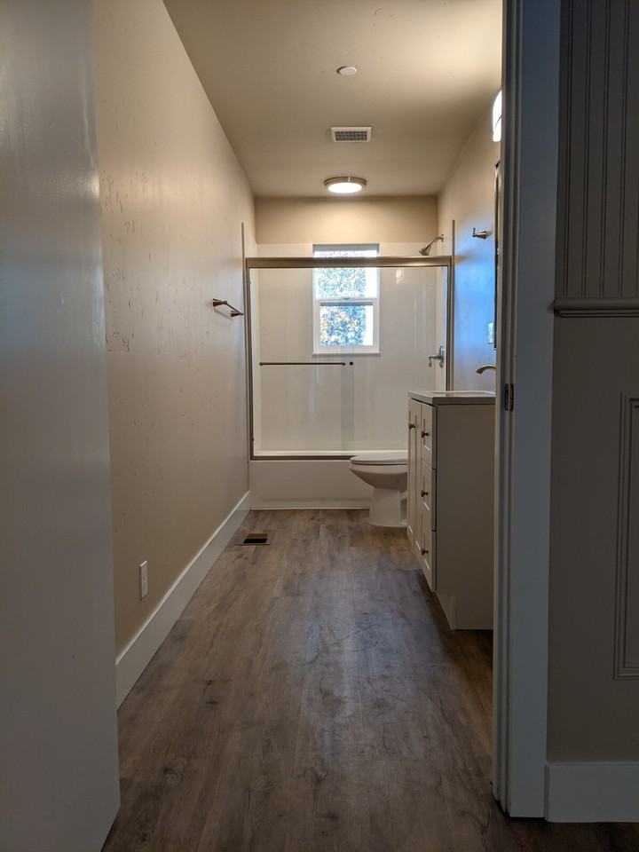 Headquarter Place - Photo 3 of 22