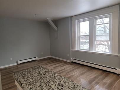 10 Green Street - Photo 3 of 10