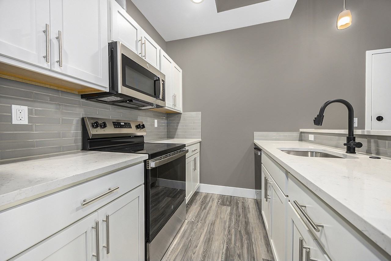 137 East Main Avenue - Photo 3 of 42