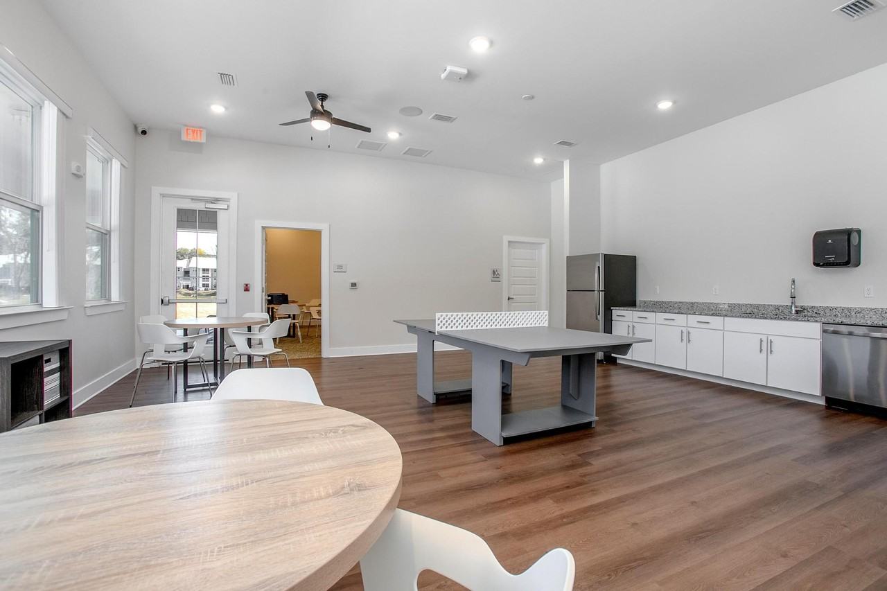 Banyan Hammock Apartments - Photo 6 of 26