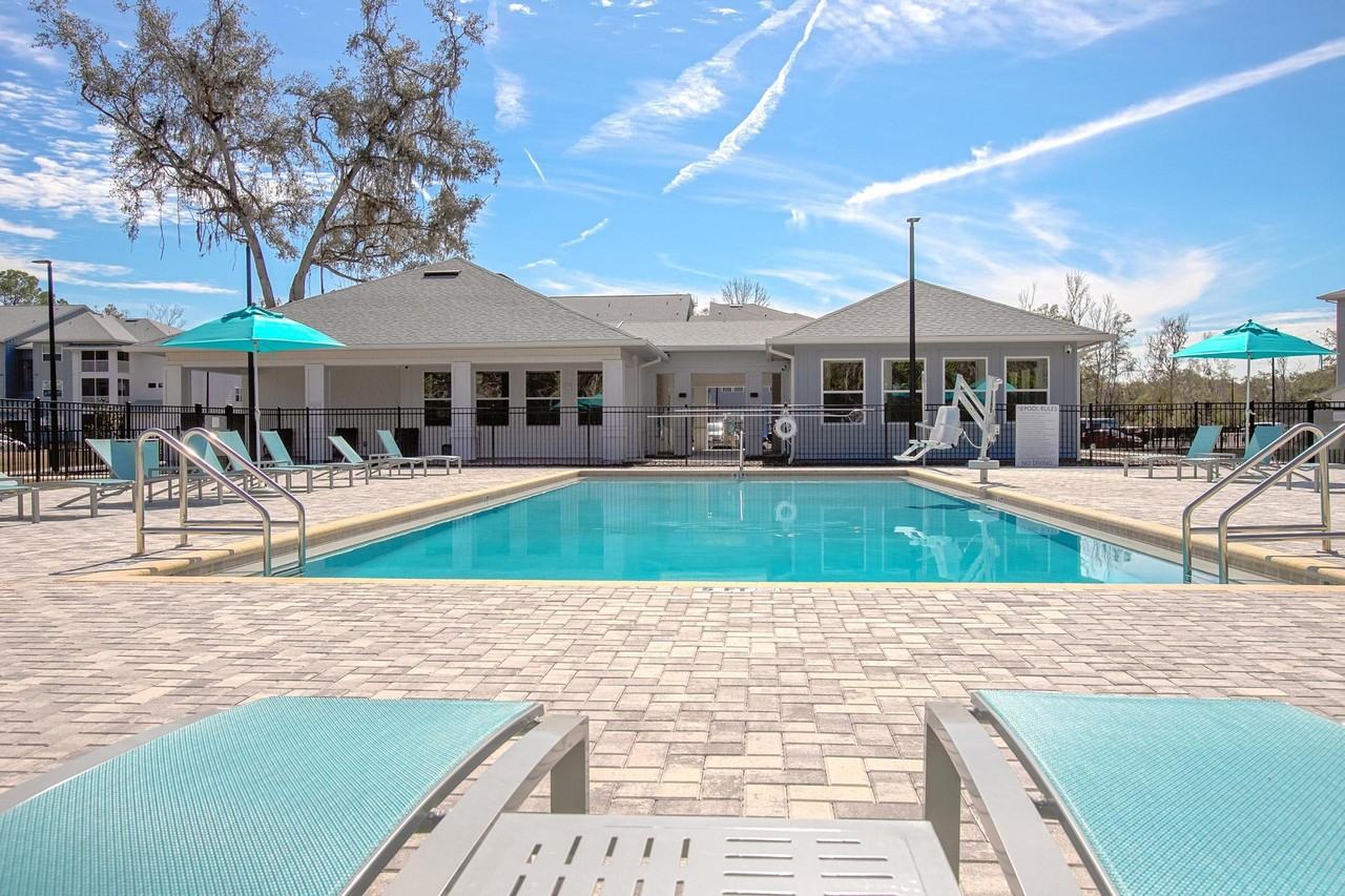 Banyan Hammock Apartments - Photo 3 of 26