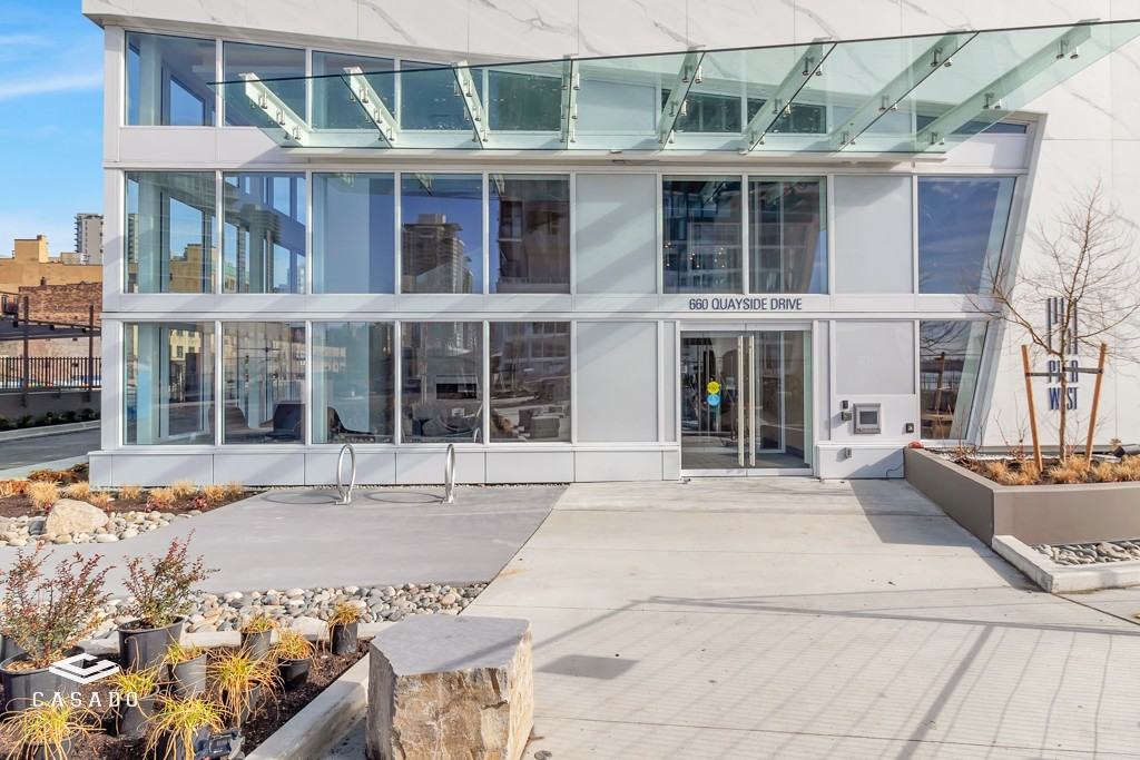 660 Quayside Drive #806 - Photo 4 of 31