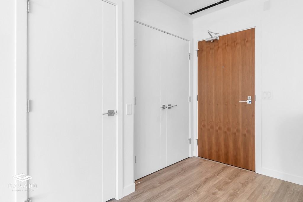 660 Quayside Drive #806 - Photo 7 of 31