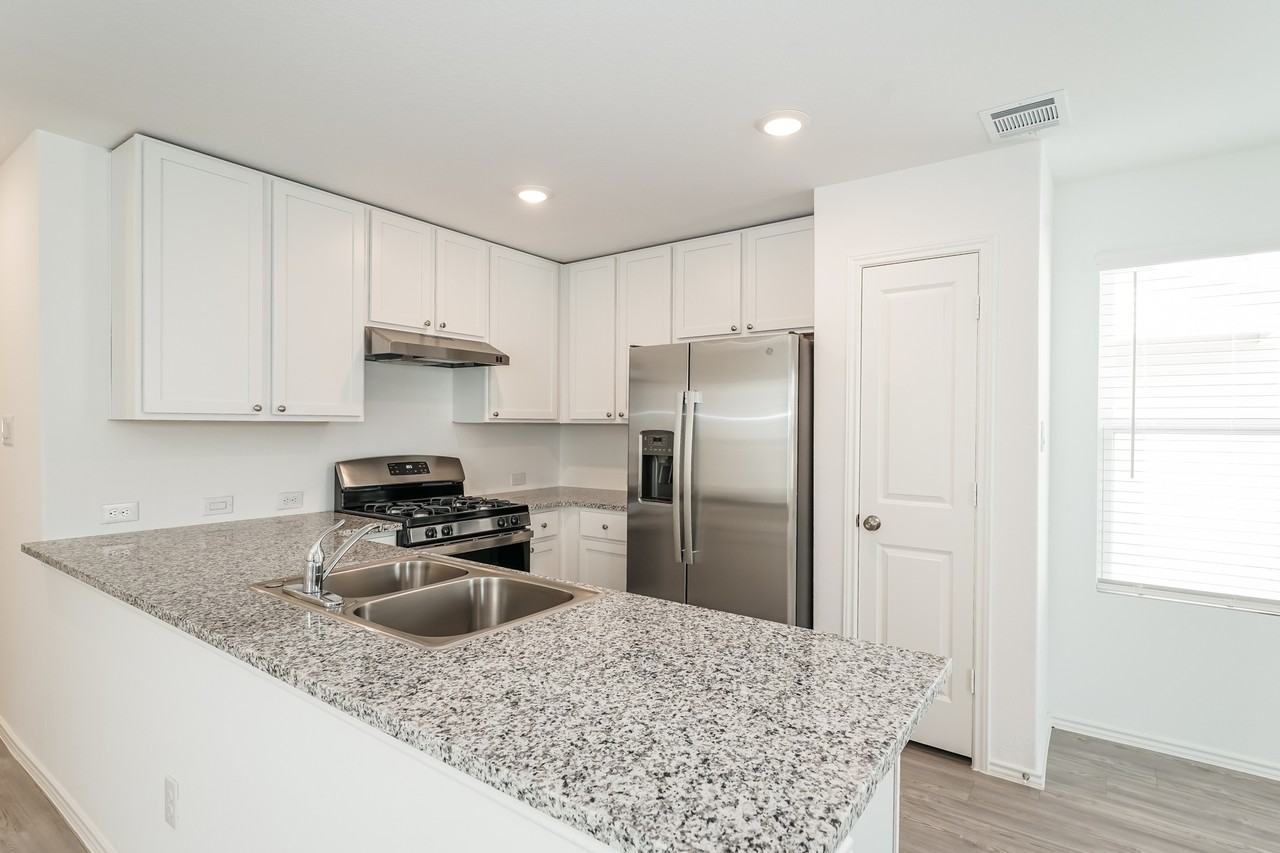 8148 8148 Nube Medina - Photo 5 of 13