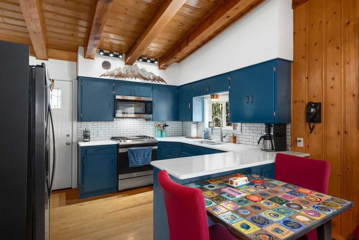 402 4th St - Photo 7 of 21