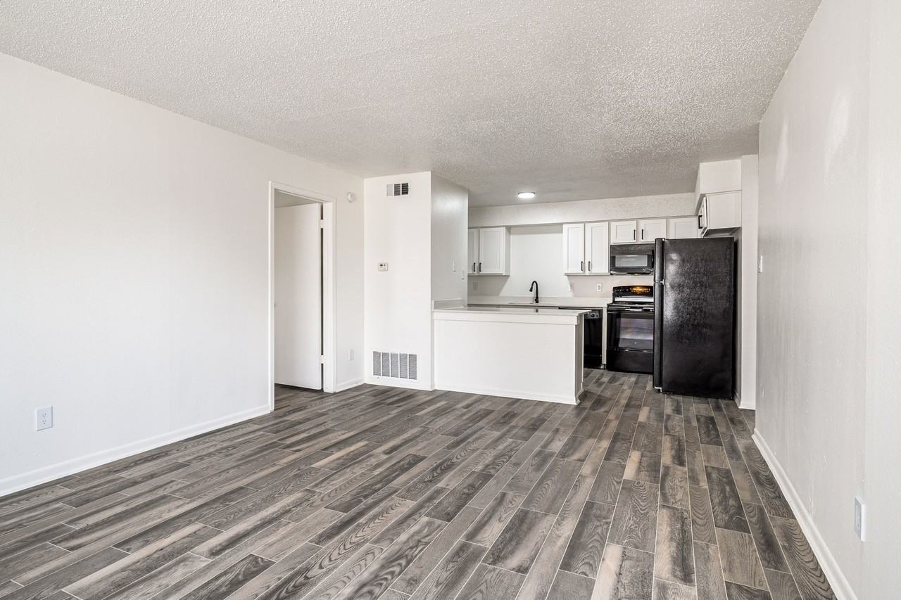 1570 Interstate 35 North Frontage Road 3NB-22 - Photo 3 of 17