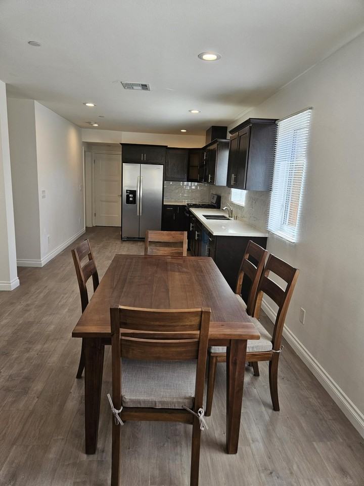 1353 W 35th Place - Photo 4 of 10