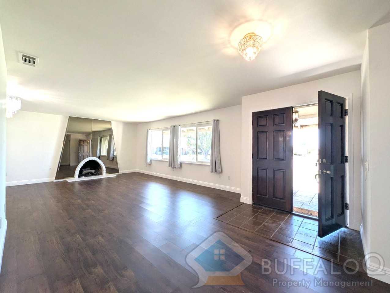3123 Valaria Dr - Photo 2 of 15