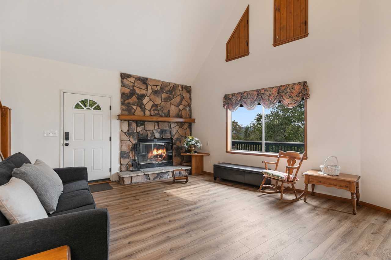 1353 Yosemite Dr #NA - Photo 3 of 16