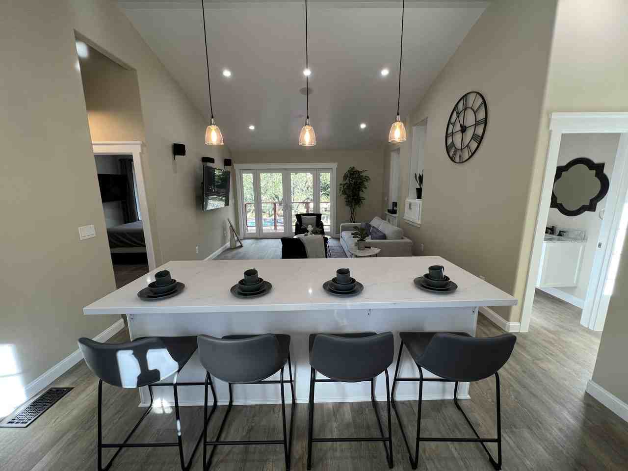 10 Roxbury Ct #A - Photo 2 of 13