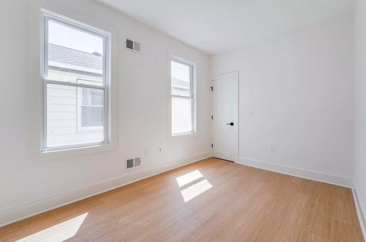 129 W 56th St #1 - Photo 3 of 6