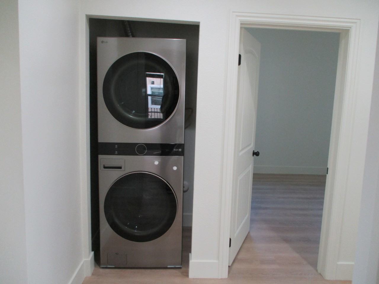 1620 Arlington Ave #1618 - Photo 6 of 16