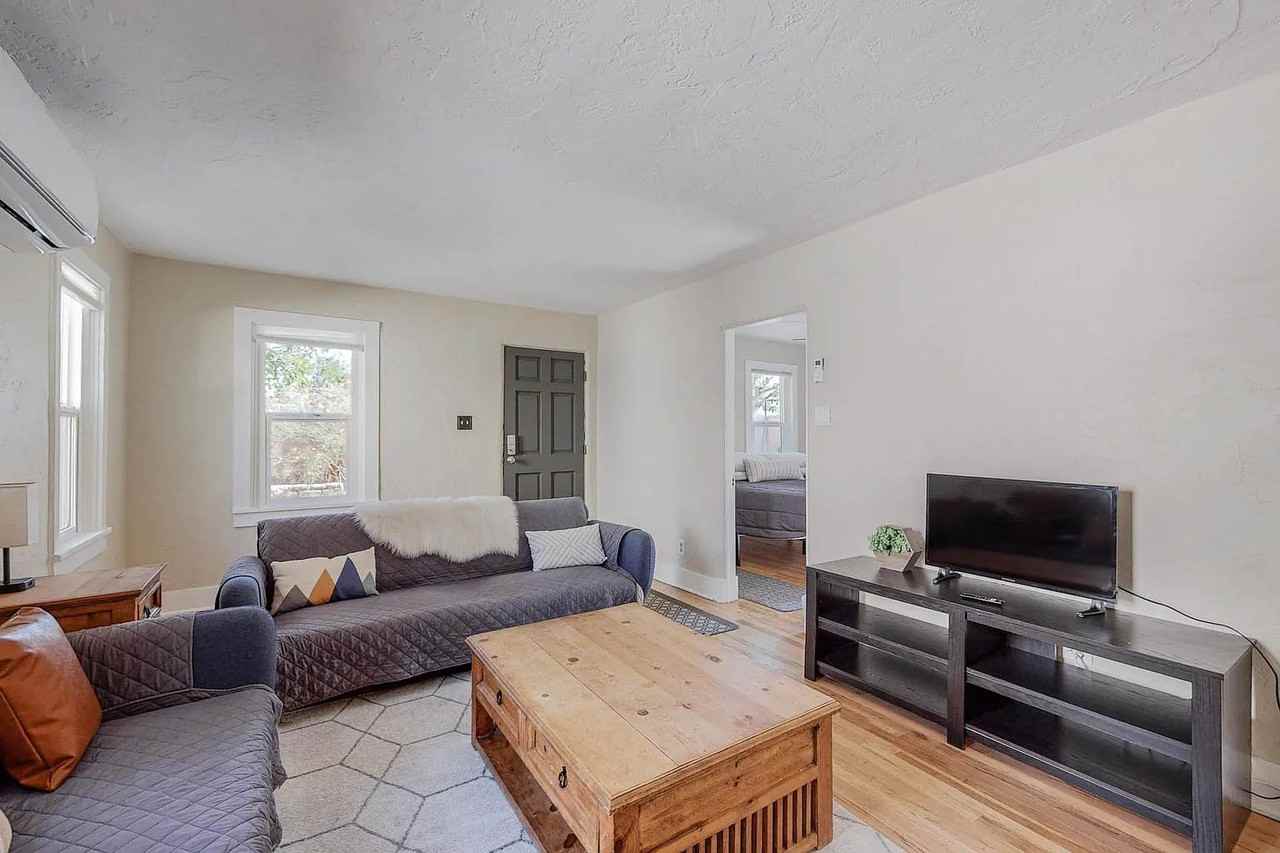 2124 Eton Ave Se #NA - Photo 5 of 8