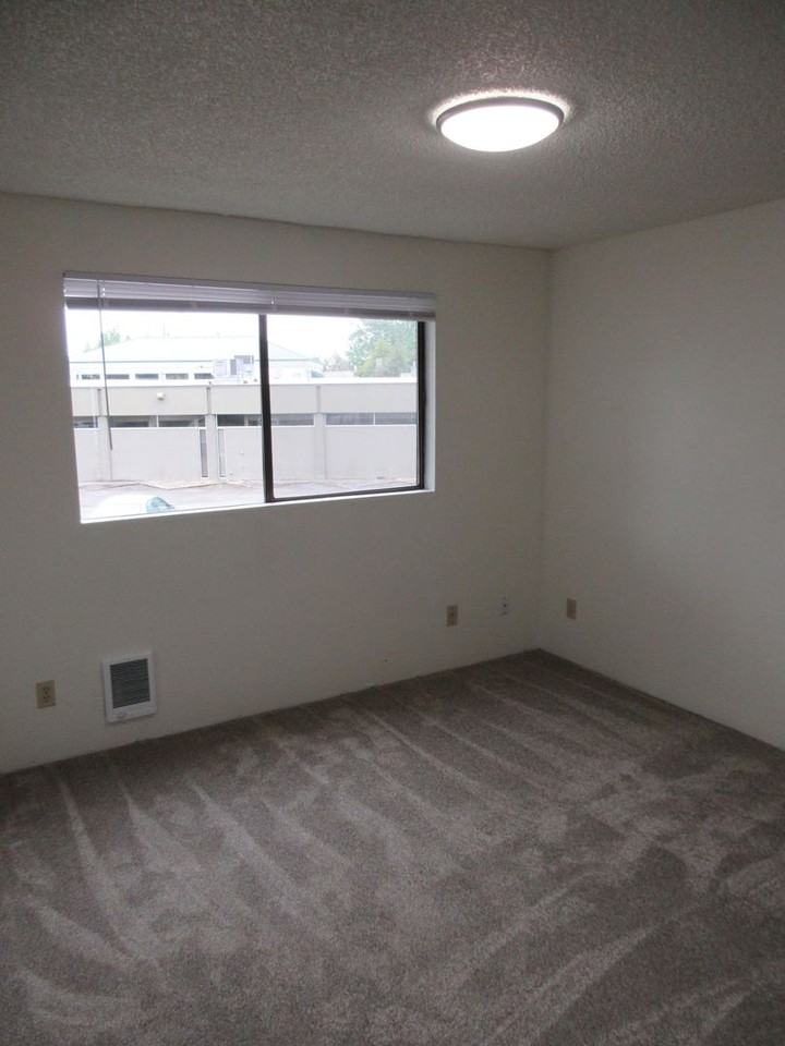 728 Church St Ne #10 - Photo 4 of 12