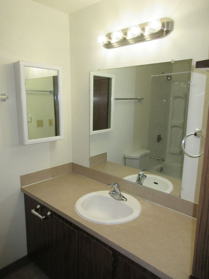 728 Church St Ne #10 - Photo 6 of 12