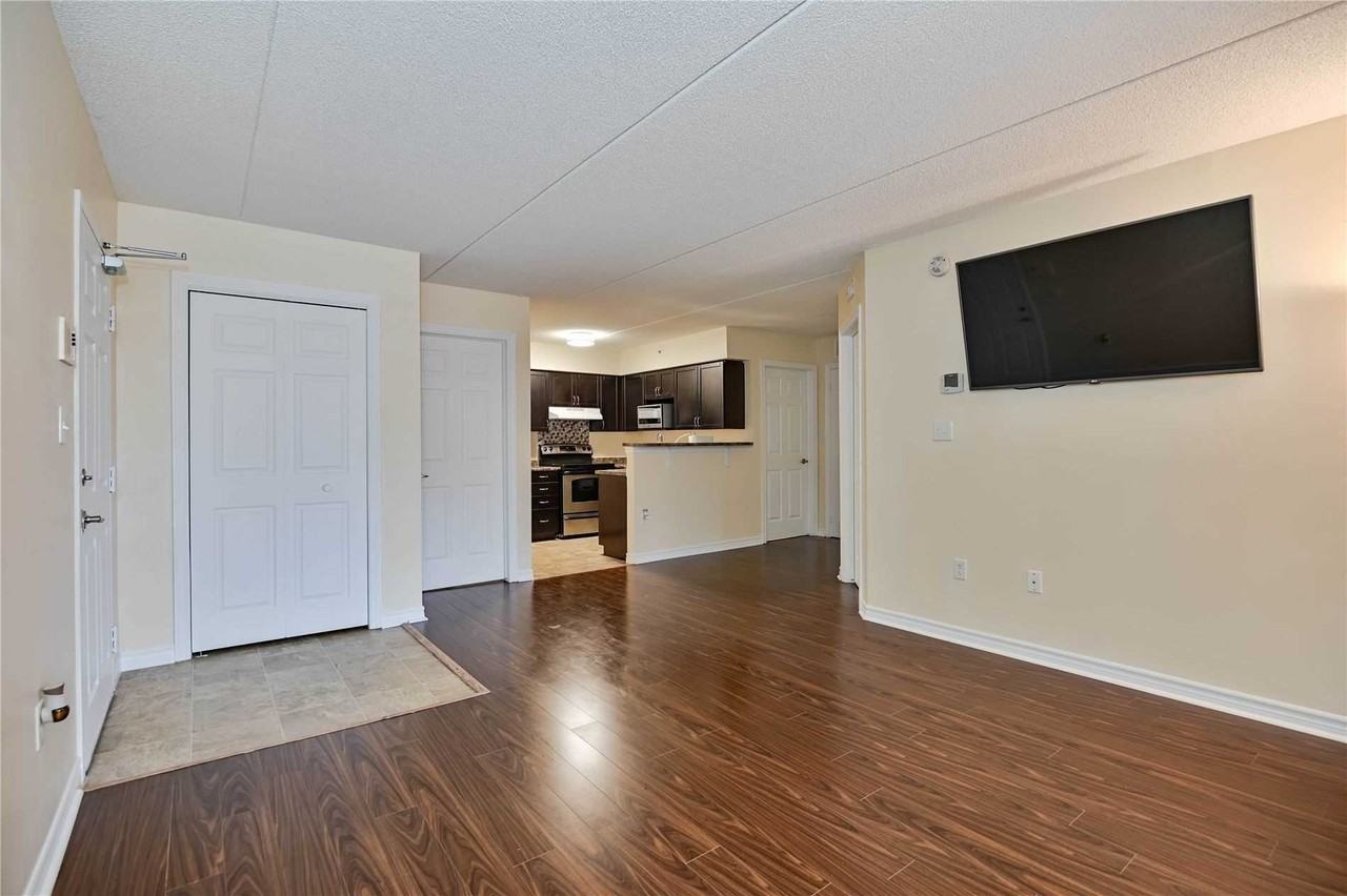 1370 Bristol Condominiums Building #206 - Photo 3 of 30