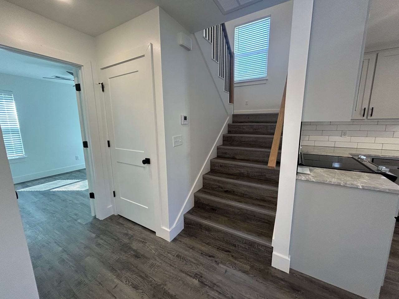 1453 S Washington Ave - Photo 3 of 18