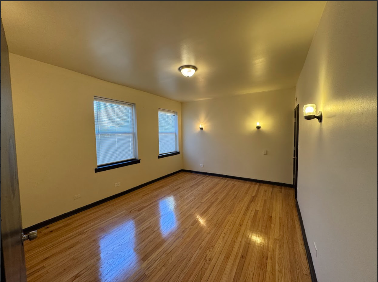 8231 S. Ingleside Ave. - Photo 4 of 14