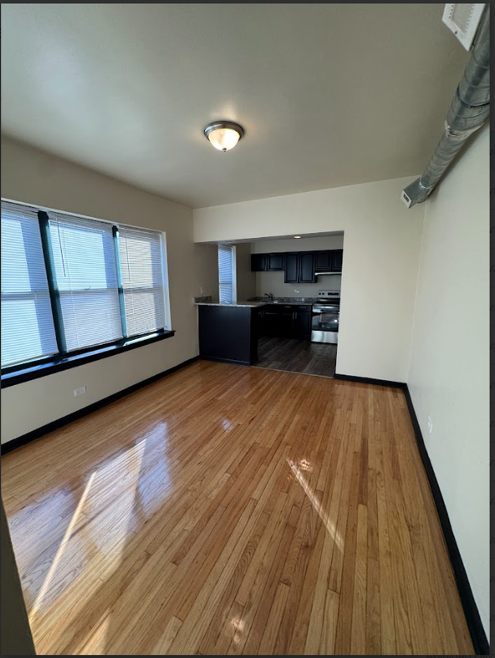 8231 S. Ingleside Ave. - Photo 5 of 7