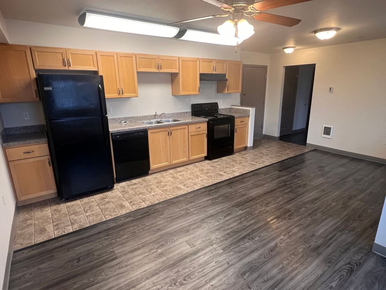 Trinit - Photo 3 of 24