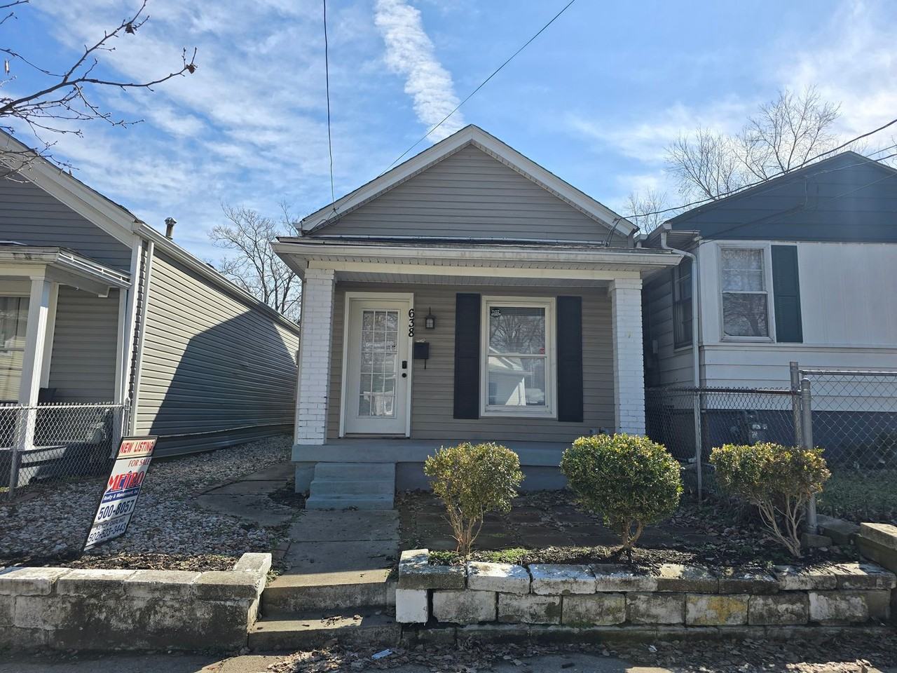 638 Lynn St - Photo 2 of 50