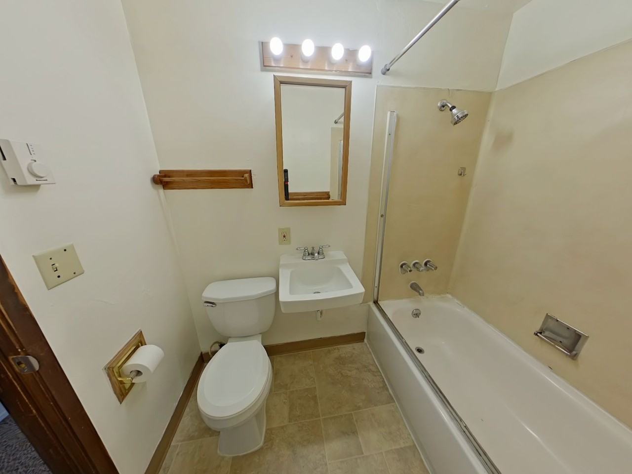 Hide-A-Way Apartments - Photo 6 of 14