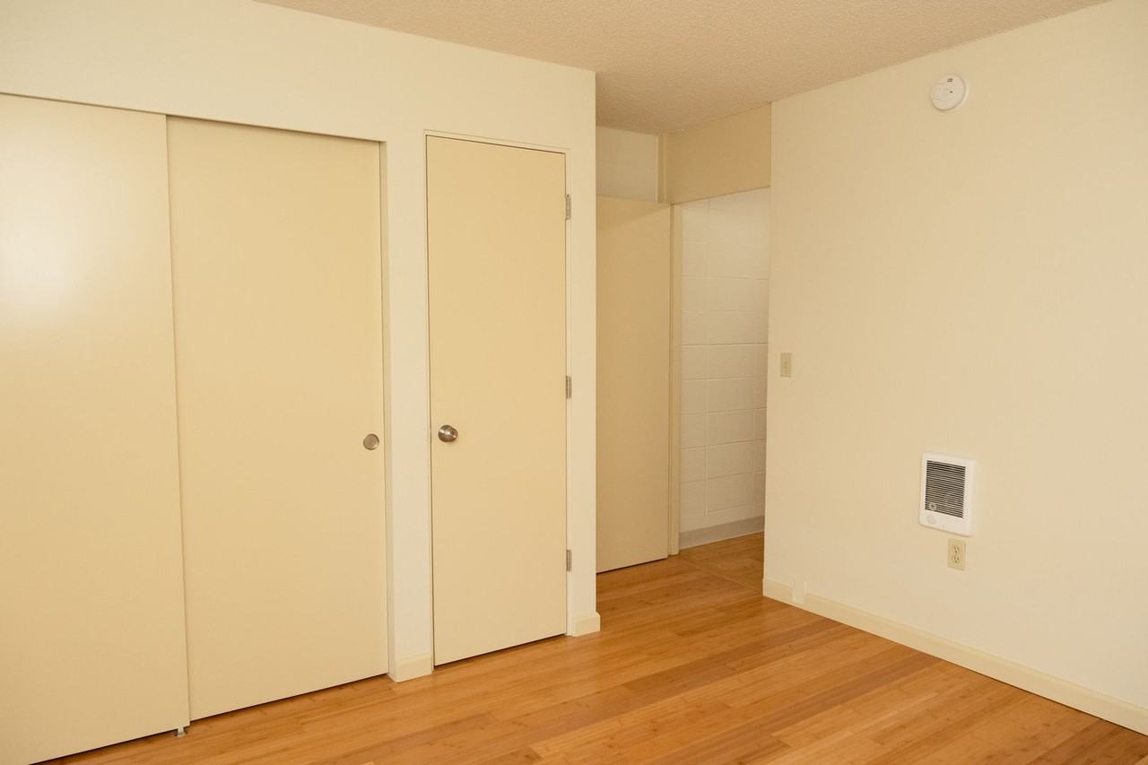 1905 NW 29th Ave - Photo 5 of 16