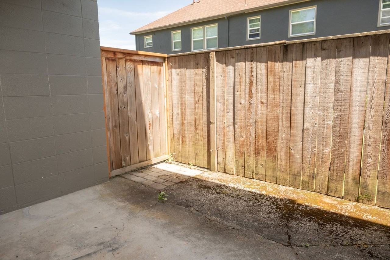 1905 NW 29th Ave - Photo 4 of 16