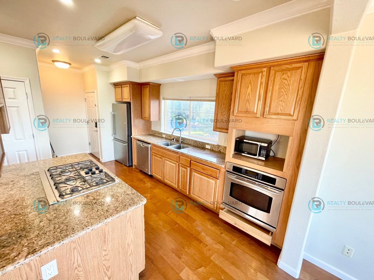 4007 Anthony James Ct - Photo 5 of 24