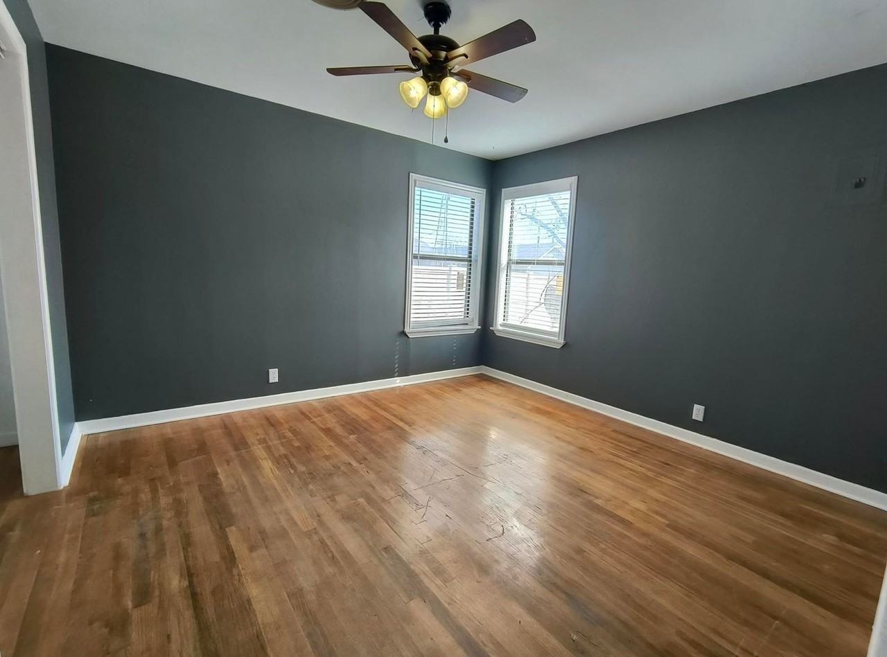 805 7th St - Photo 5 of 10