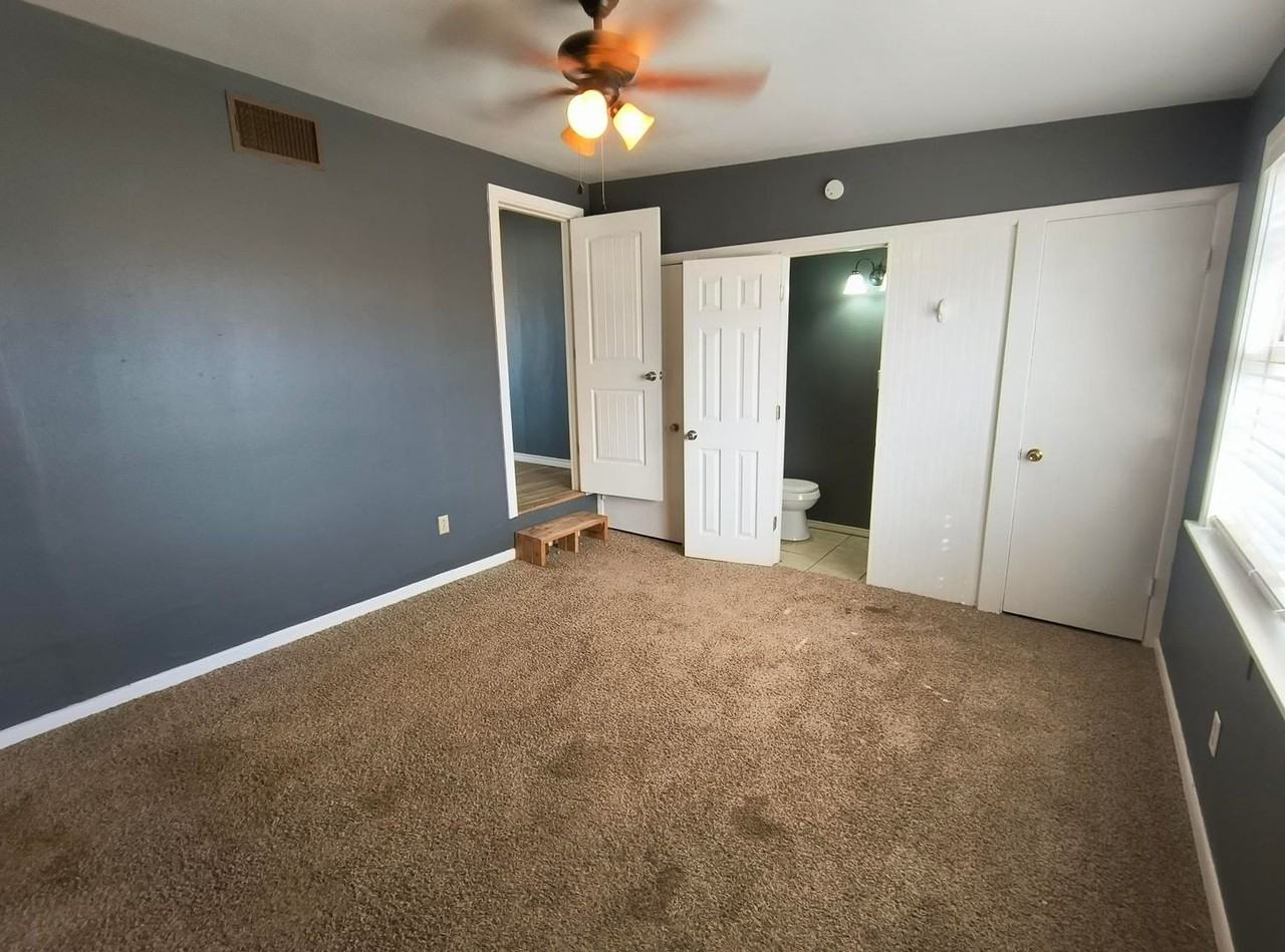 805 7th St - Photo 6 of 10