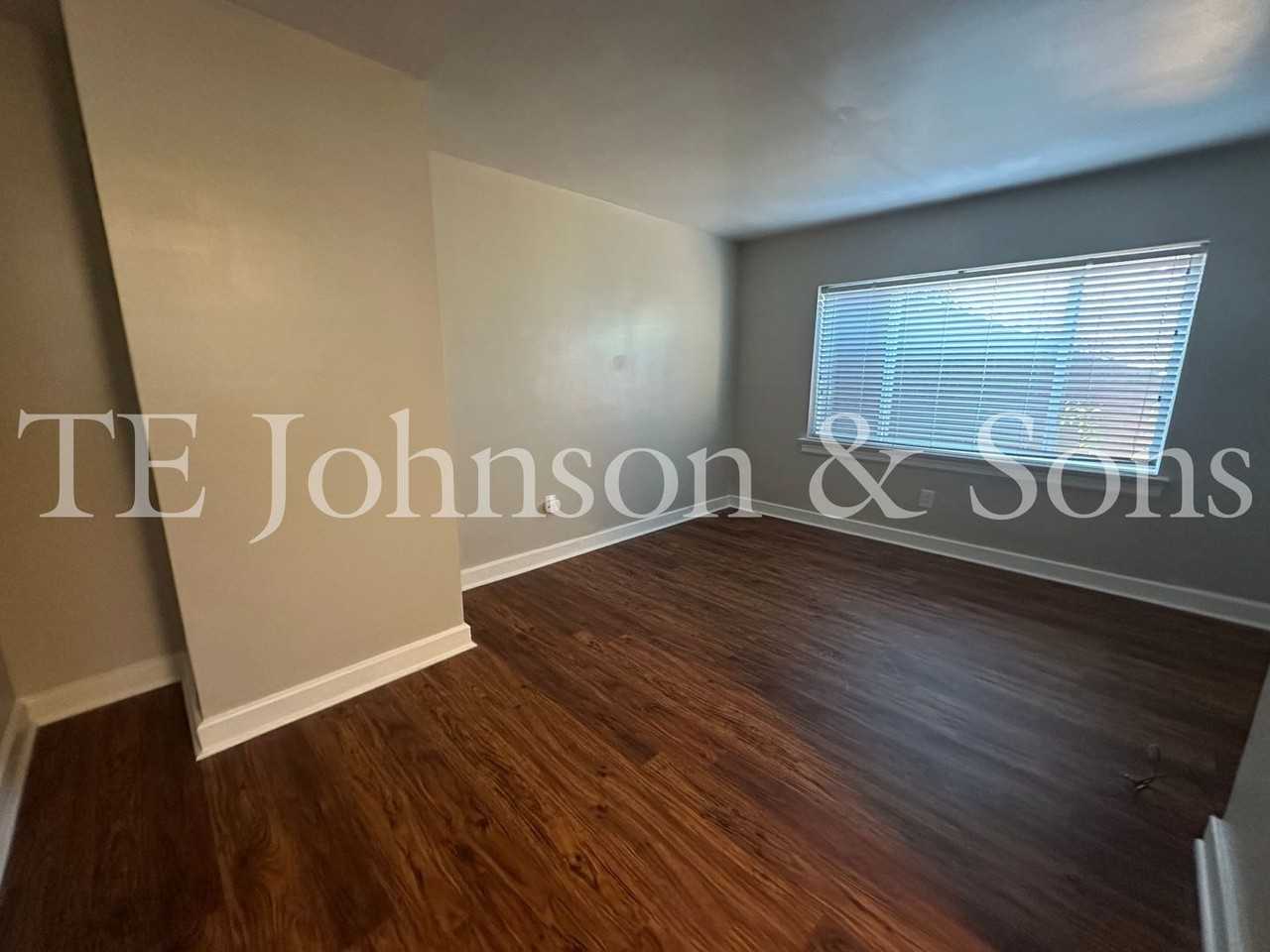 1930 Elizabeth Ave - Photo 4 of 11