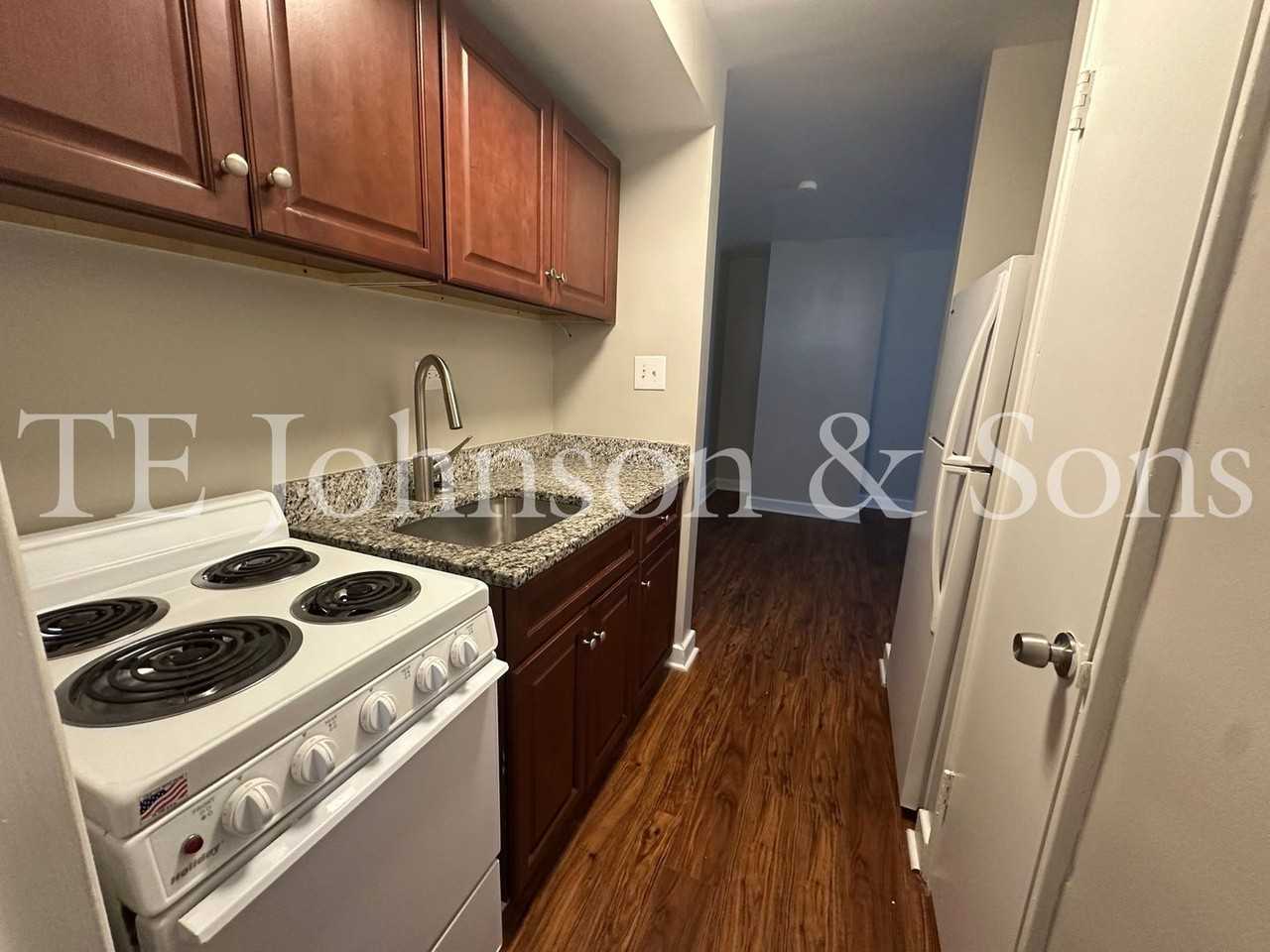 1930 Elizabeth Ave - Photo 7 of 11