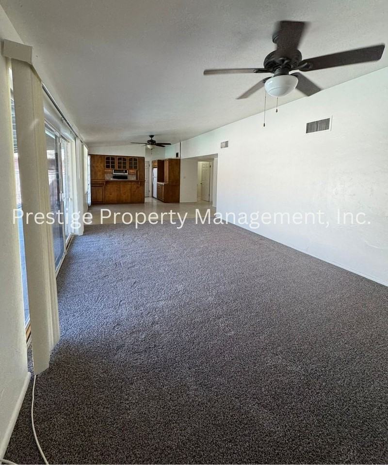 825 E Copper St - Photo 3 of 27