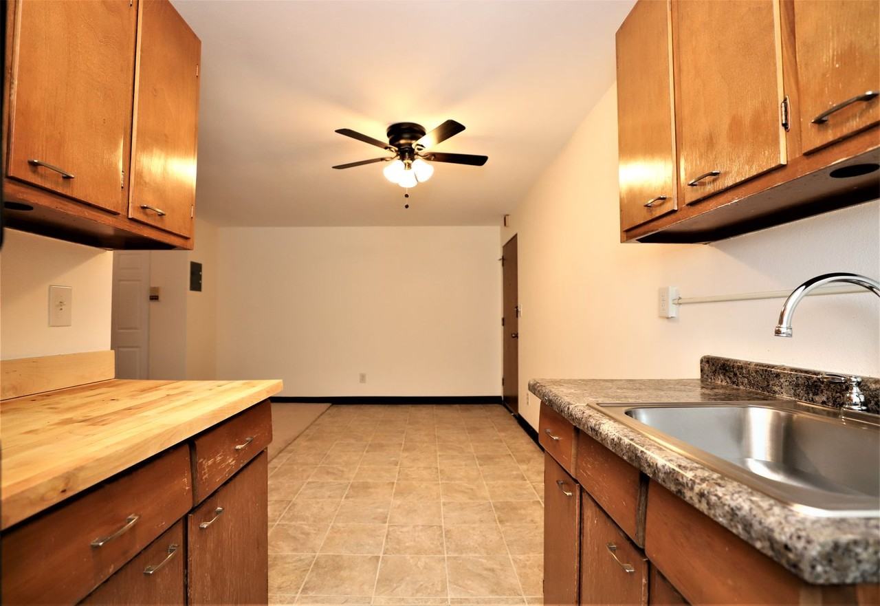 Chowen Plaza Apartments - Photo 6 of 17