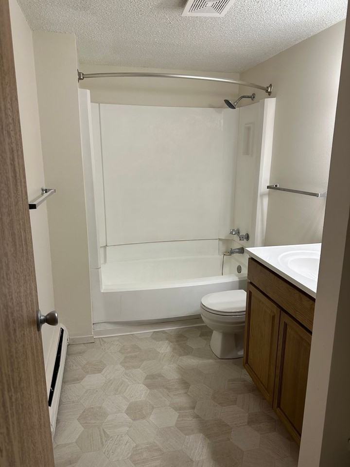 Perfect for those looking for cozy space! - Photo 7 of 17