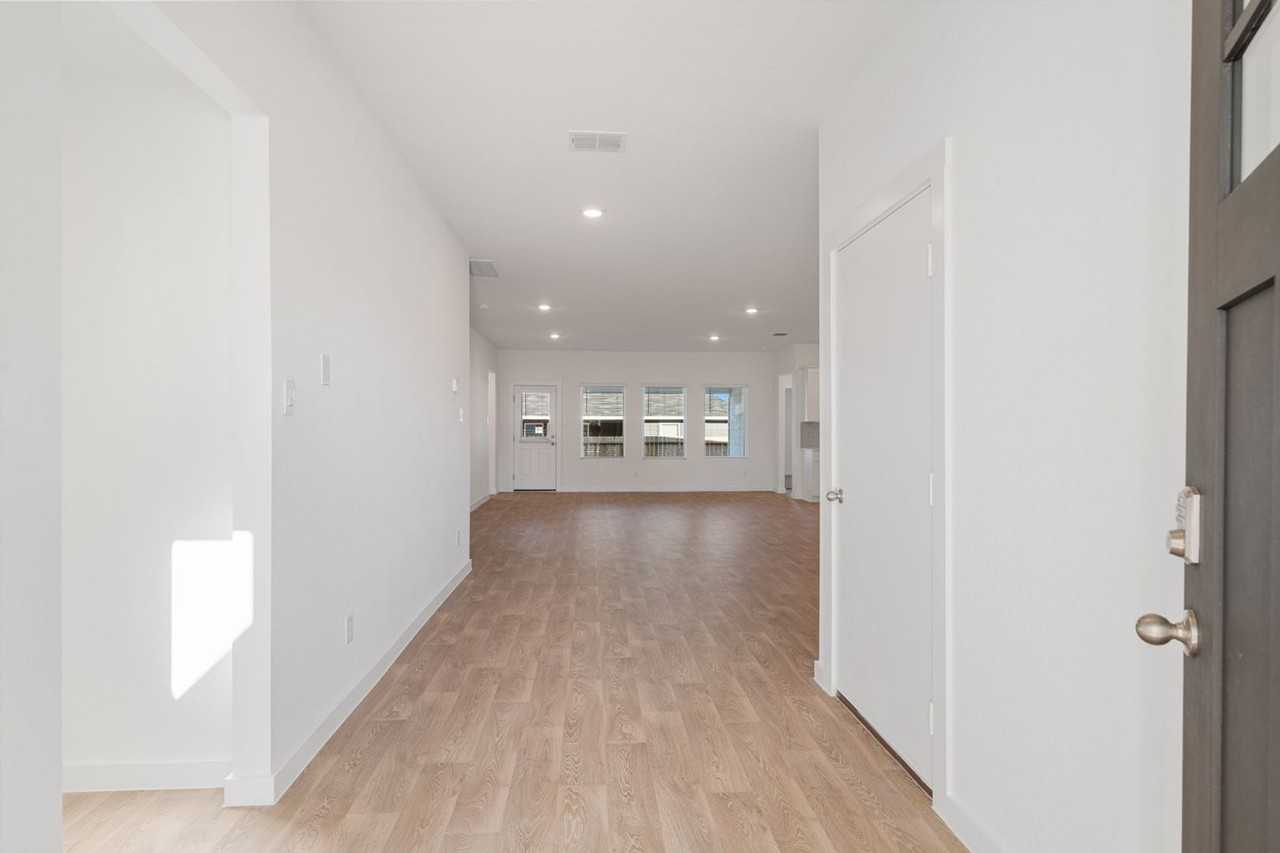 709 Tranquility Ln - Photo 4 of 50