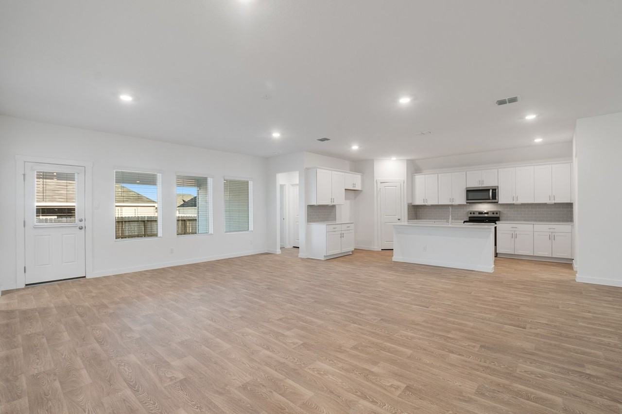 709 Tranquility Ln - Photo 7 of 50