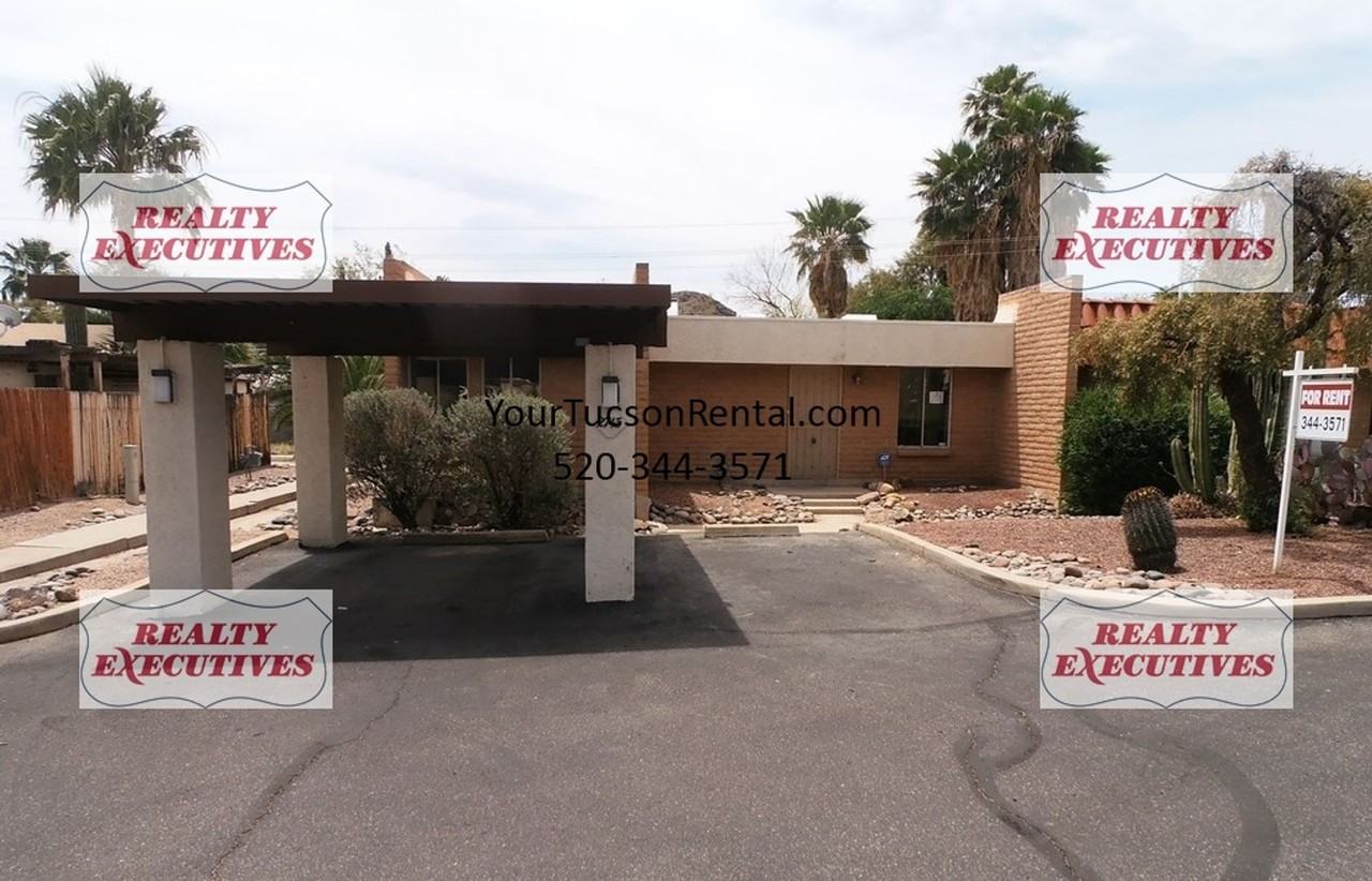 2743 W Sheryl Dr - Photo 2 of 9