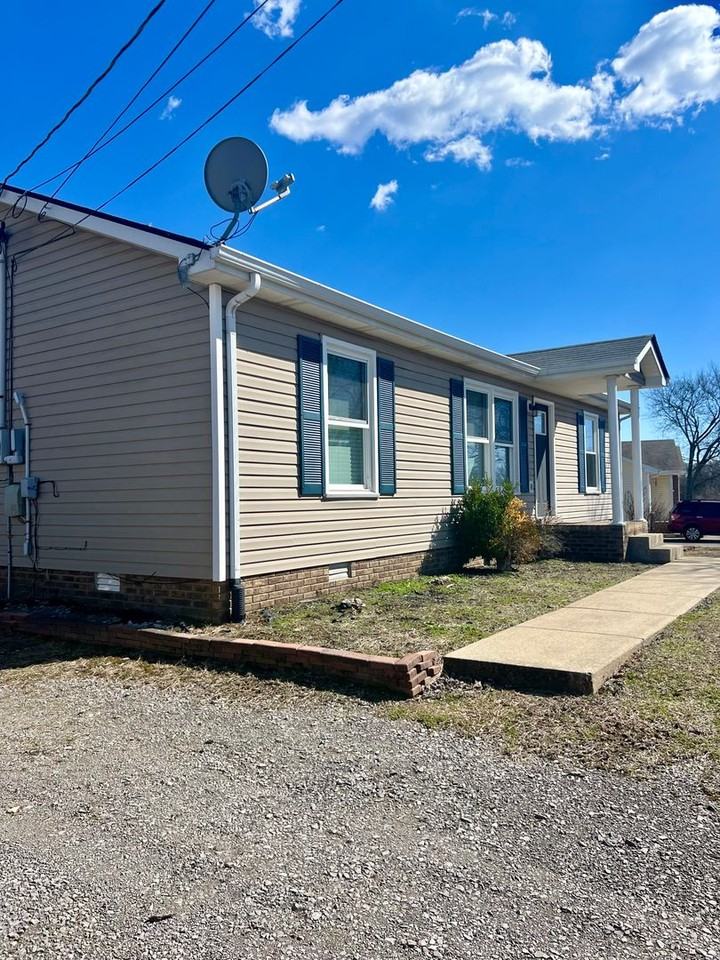 1043 Tolliver Way - Photo 2 of 30
