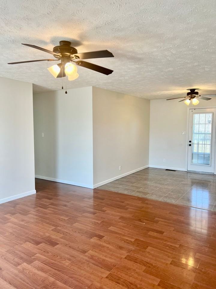 1043 Tolliver Way - Photo 3 of 30