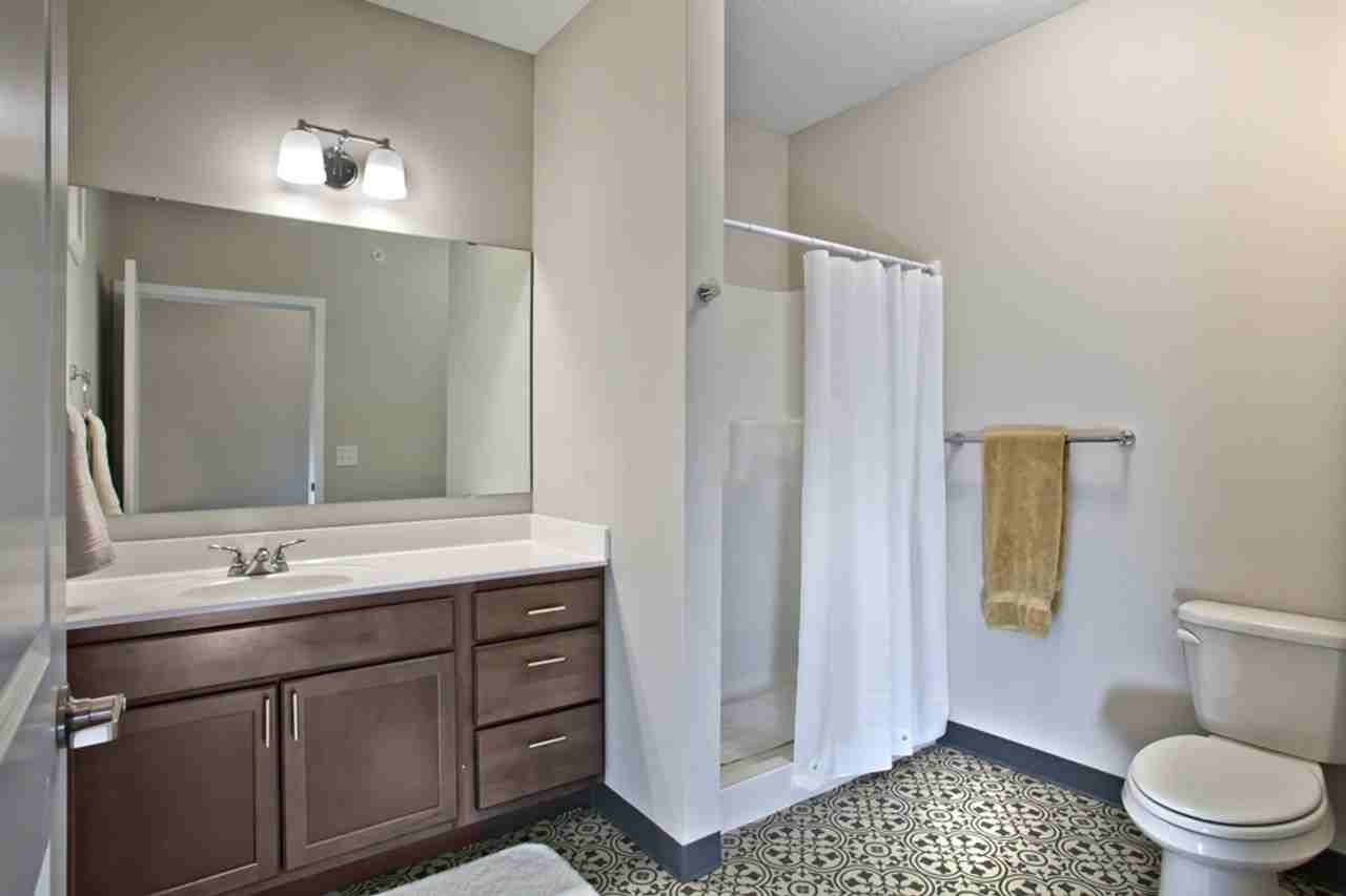 West Grand Avenue Apartments - Photo 3 of 8