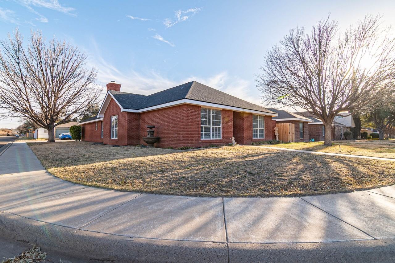 4301 Downing Ave - Photo 2 of 30